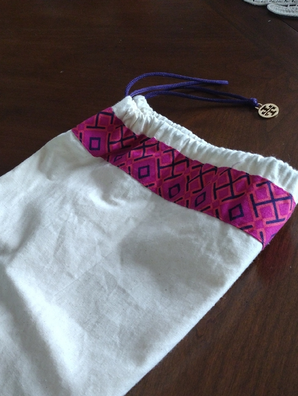 Tory Burch White Drawstring Dust Bag with Pink Geometric Trim